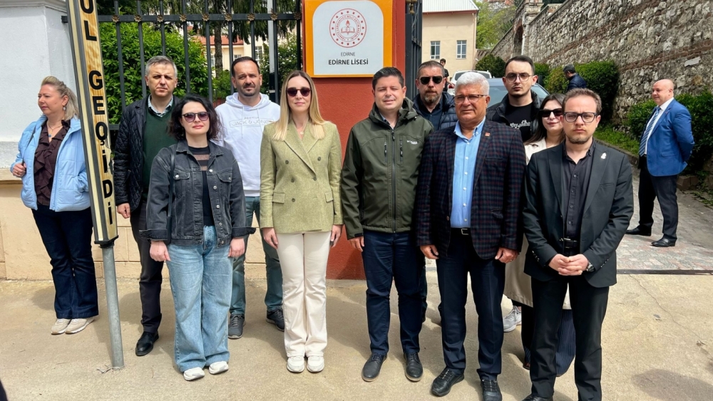 EDİRNE LİSESİ MEZUNLARI ÖĞRETMEN ATAMALARINA TEPKİ GÖSTERDİLER